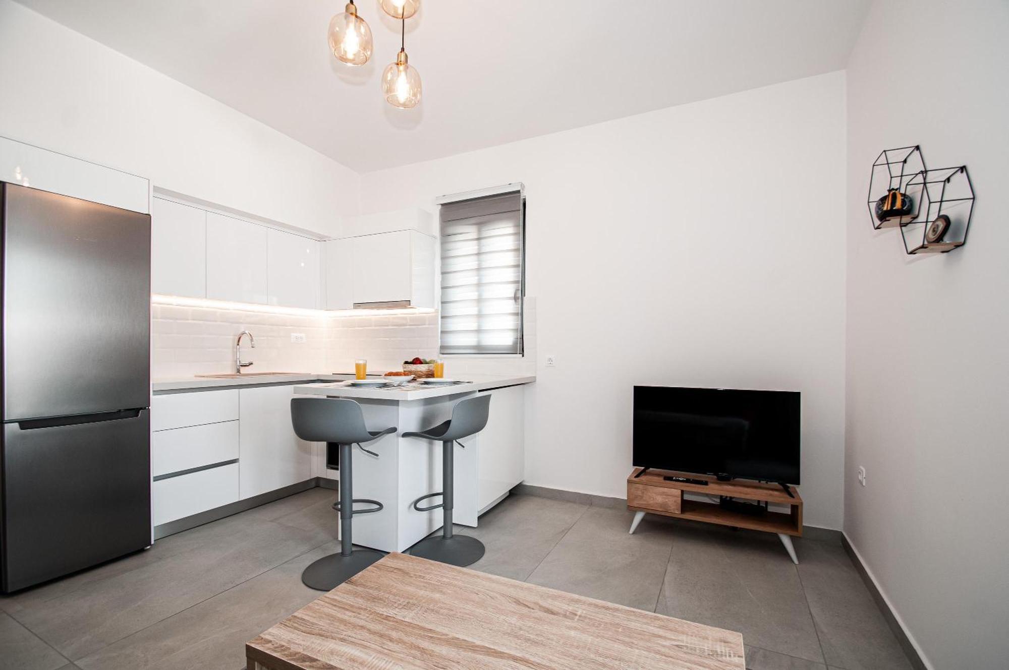 Anesis Town Apartments Rhodes City Esterno foto